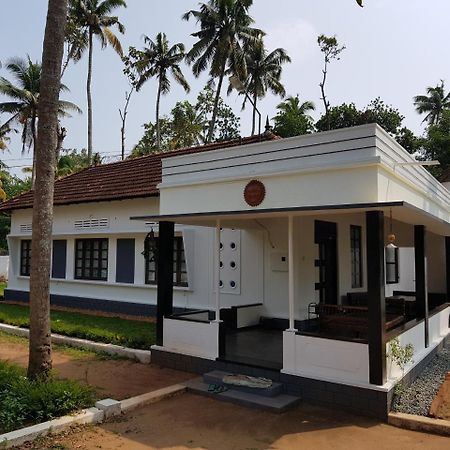 Piggy Hostel Varkala Exteriör bild