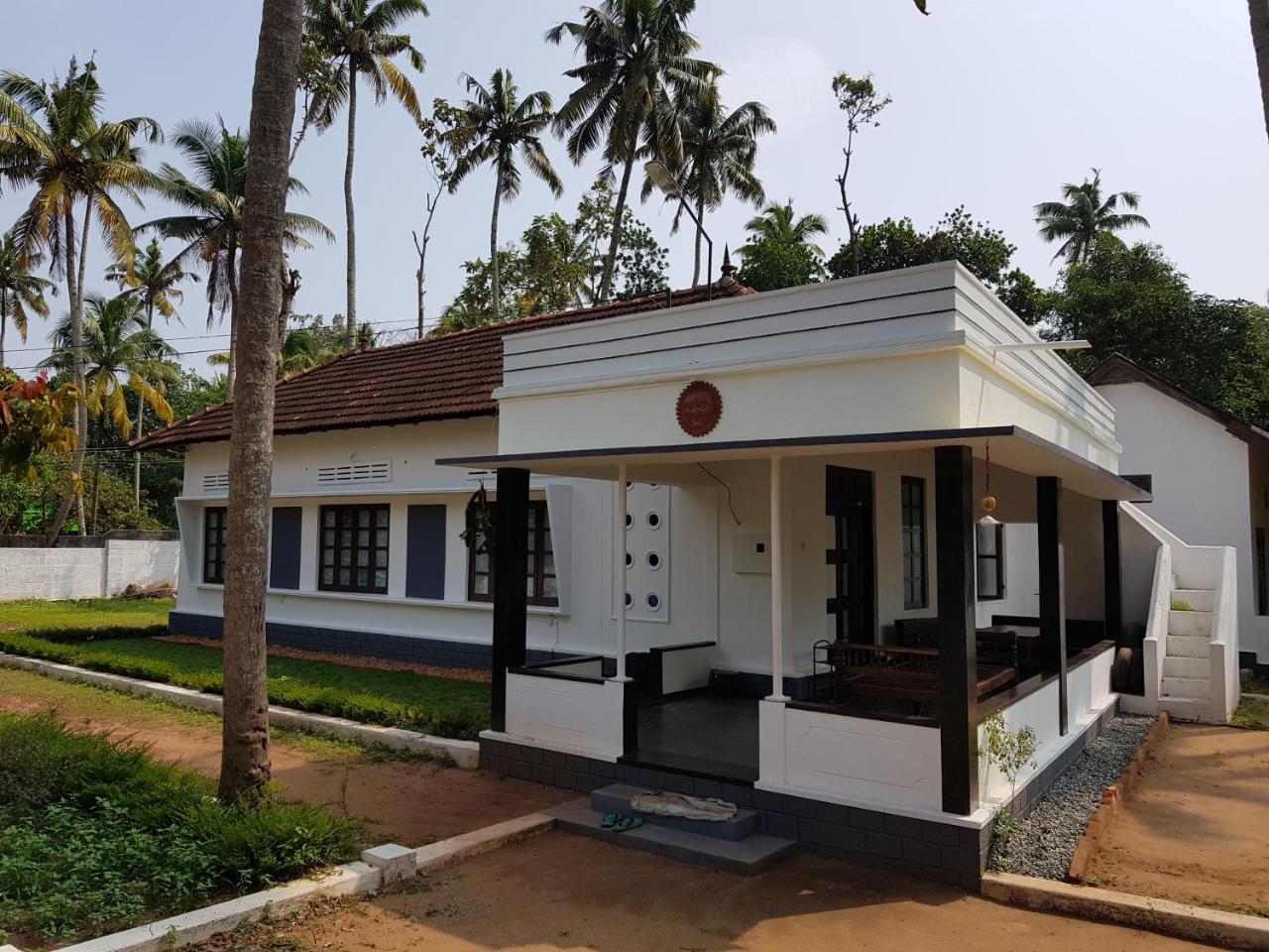 Piggy Hostel Varkala Exteriör bild