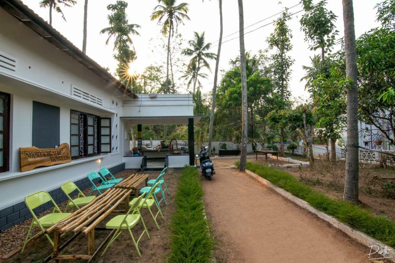 Piggy Hostel Varkala Exteriör bild